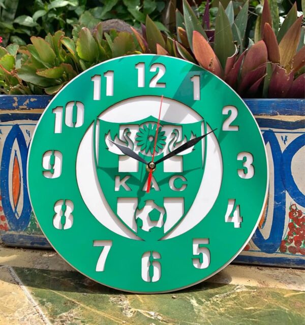 467668019_27637350462577727_6621368798946024986_n ساعة بشعار ناديك المفضل