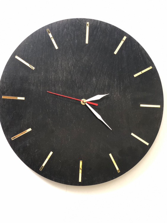 494358371_951854700232014_4561516123652686021_n ساعة خشبية حائطية