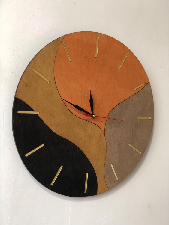 494574648_1580783566212194_330561362423089511_n ساعة خشبية حائطية